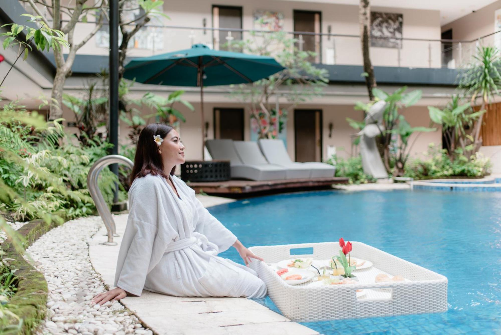 อมารูสซา สวีท บาหลี Hotel นูซาดูอา ภายนอก รูปภาพ